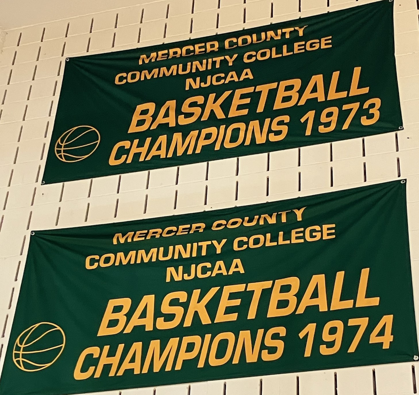 MBball-Championship-Signs.jpg