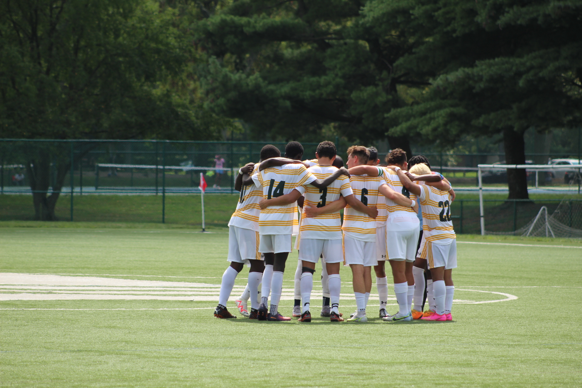 Team-Huddle-MSoccer.JPG