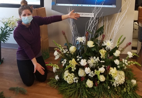 HolidayFloralDisplayArrangement