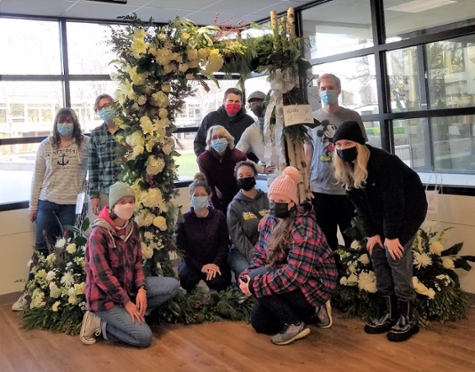 HolidayFloralDisplayGroup