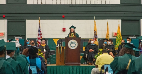 Grads_BenowitzPodium